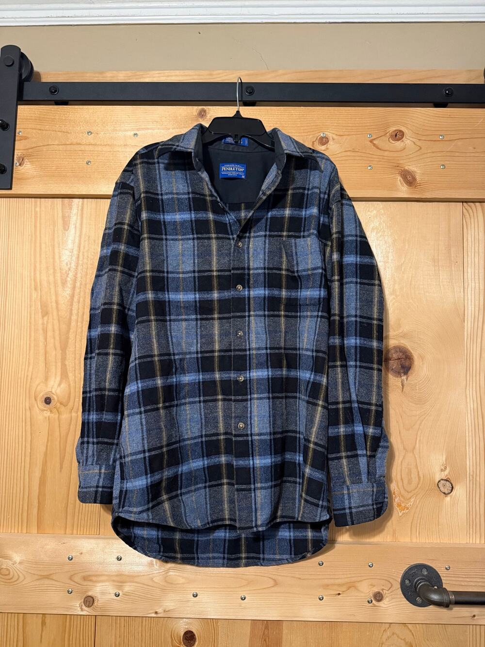 Pendleton Lodge Shirt Sz M 100% Virgin Wool Blue Plaid Men’s Long Sleeve Button